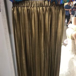 Skirts - Medium Francescas gold pleases skirt NWT 30 inches Skirts - Medium Francescas gold pleases skirt NWT 30 inches